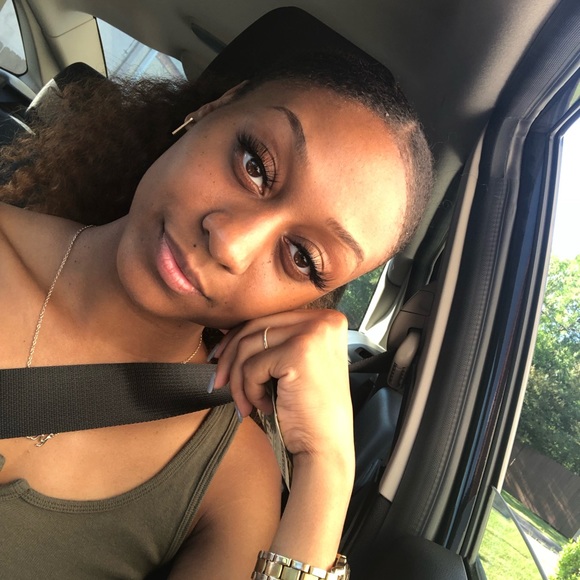 Meet your Posher, Amber - Picture 3 of 6